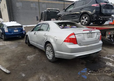 2010 Ford Fusion Hybrid from USA, damaged, VIN 3FADP0L33AR380512